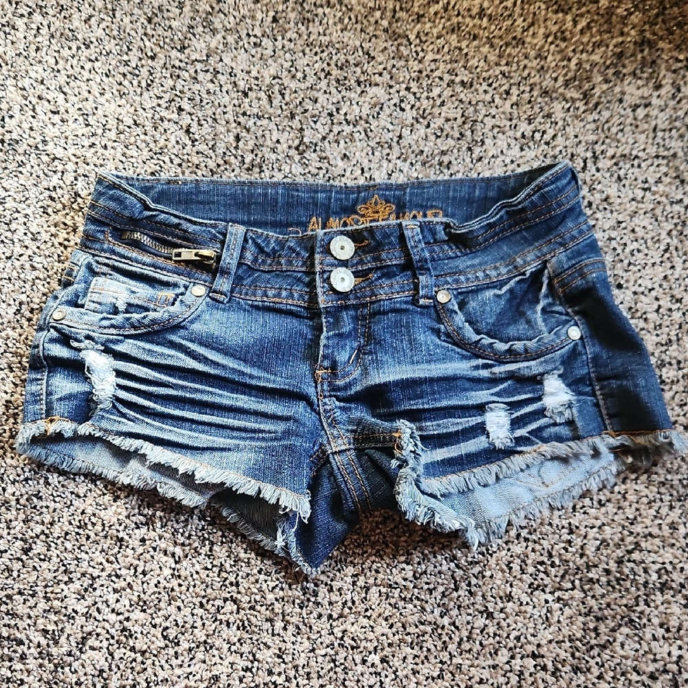 Almost Famous Distressed Denim Shorts Size 0